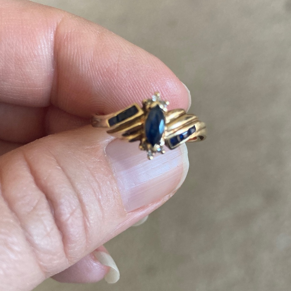 10k sapphire diamond ring - Picture 5 of 5